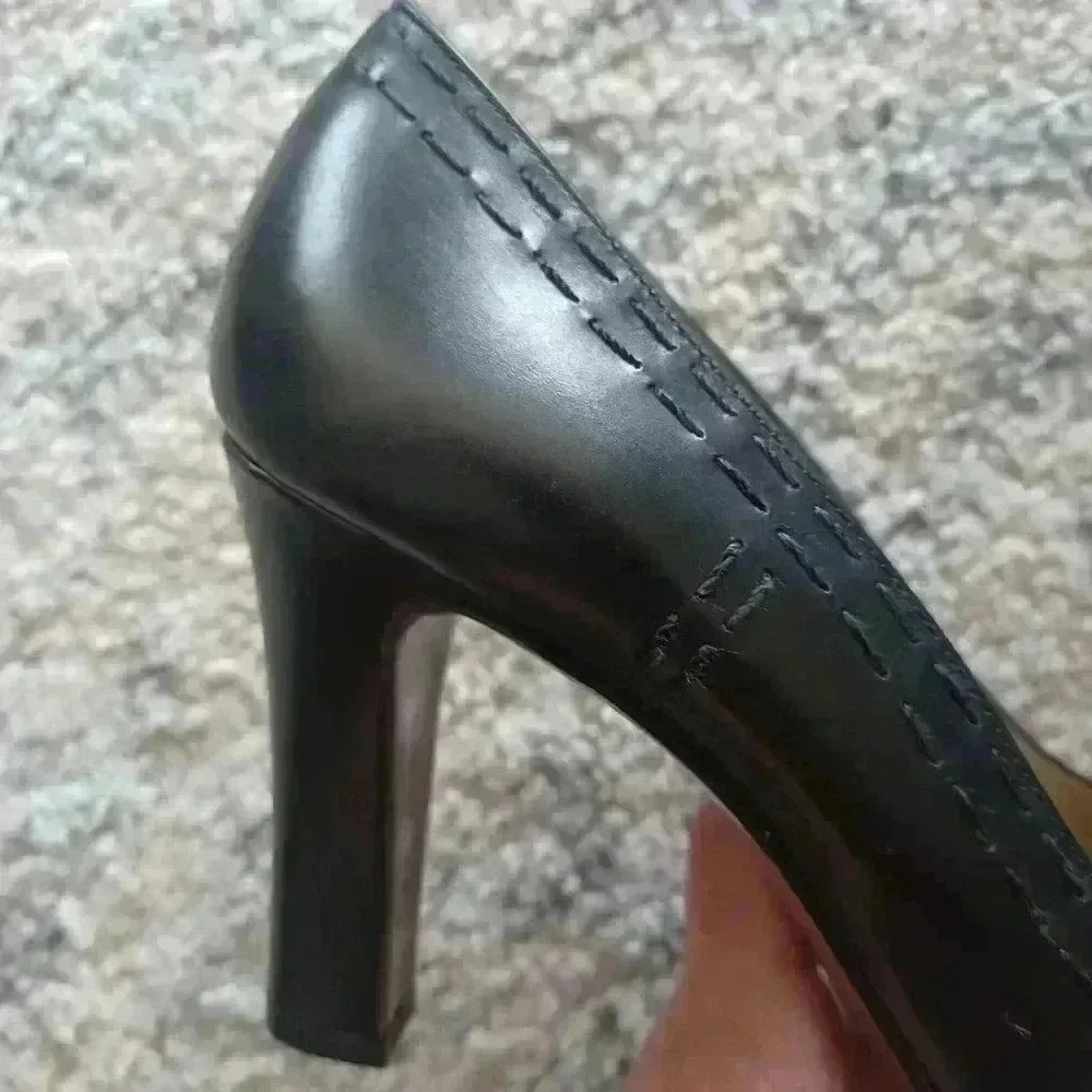 Givenchy Vintage Women's Black Leather Round Toe Designer Pump 40.5 (9 US)